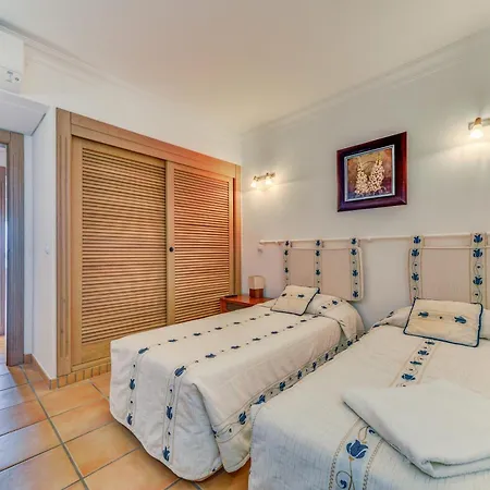 Sol Com Terraco E Jacuzzi Privad Daire Quarteira